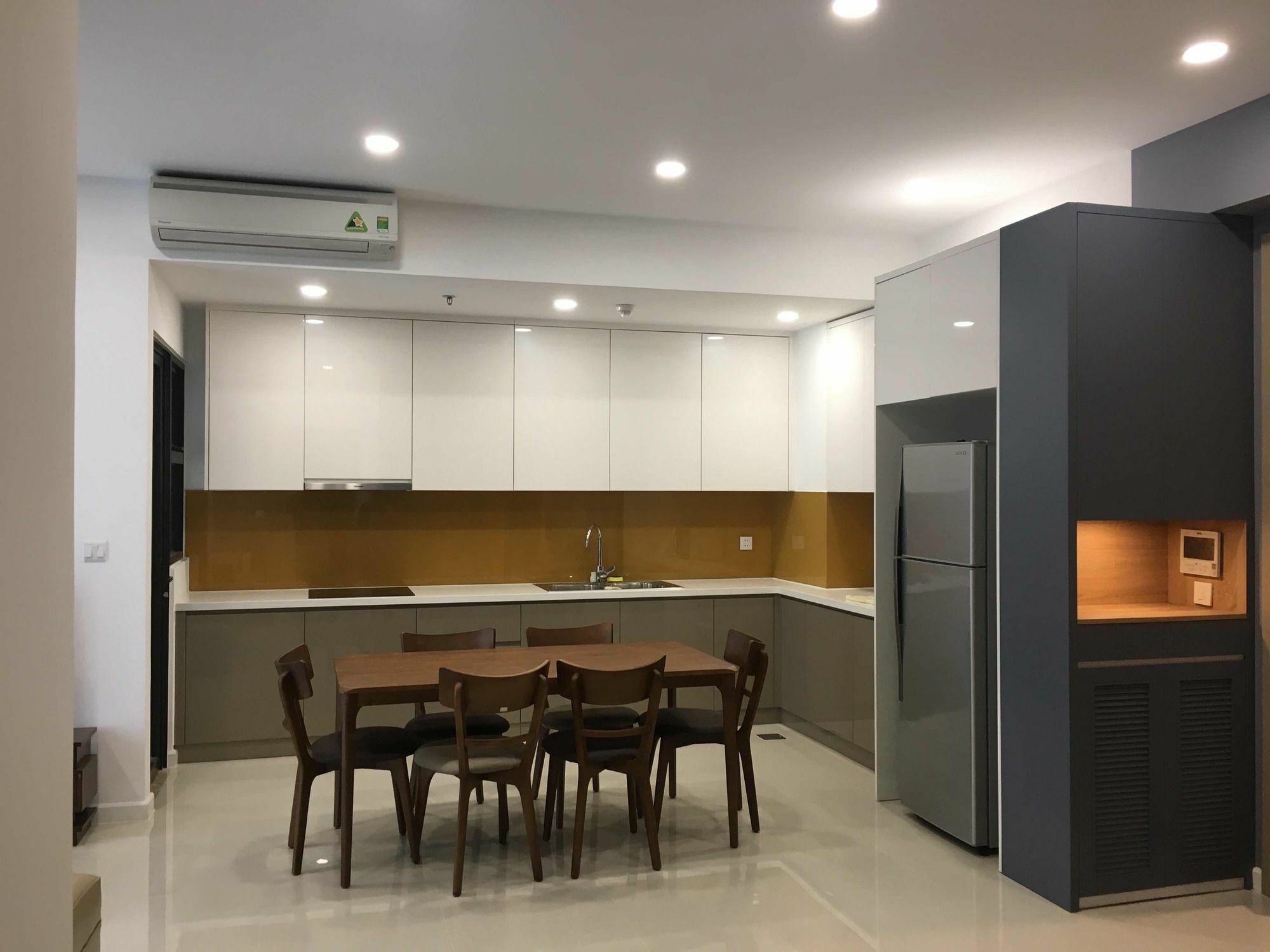 Brand New Luxury Apartment *