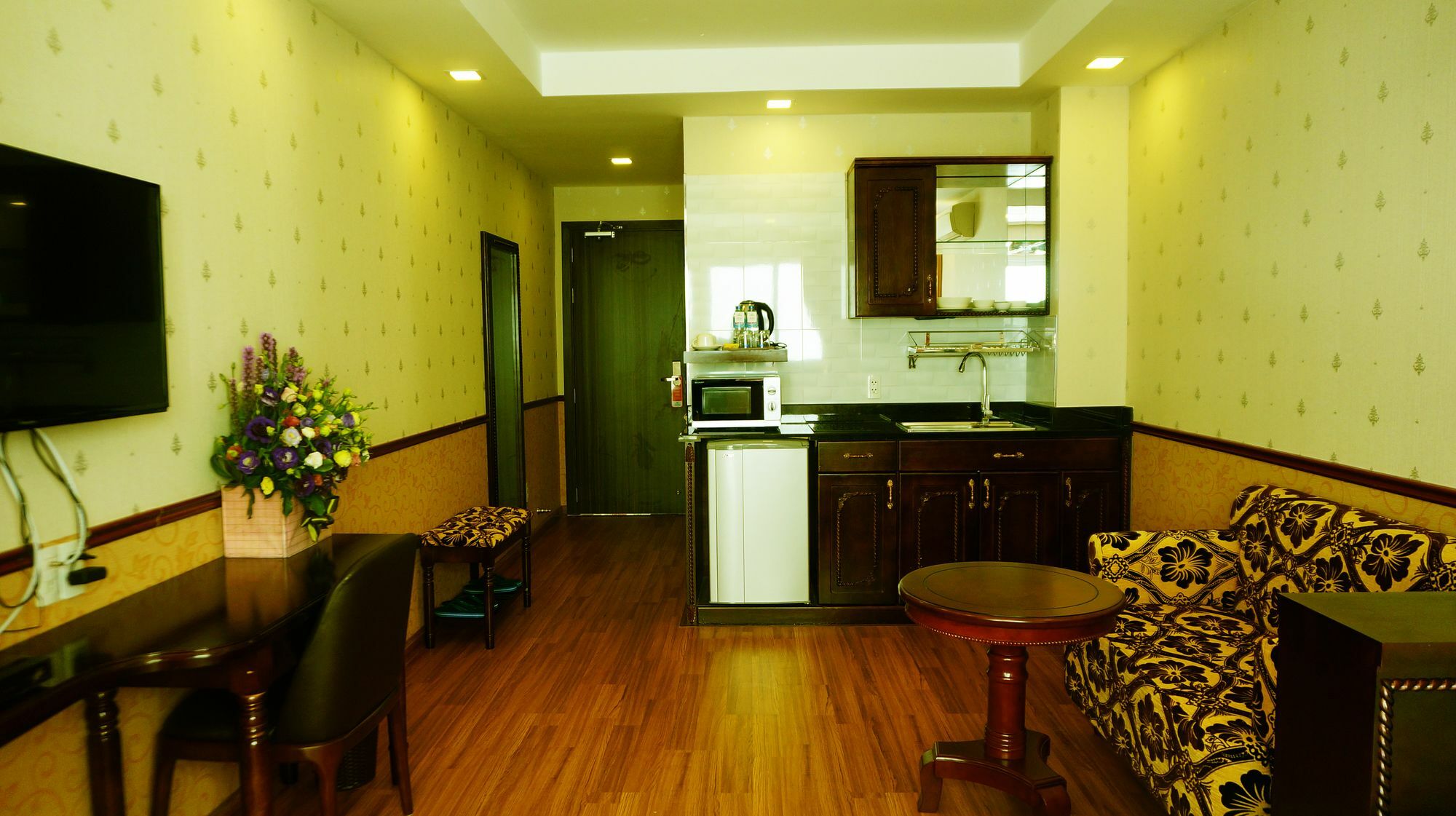 Hotel Collection O Emerald Luxury - Near Secc