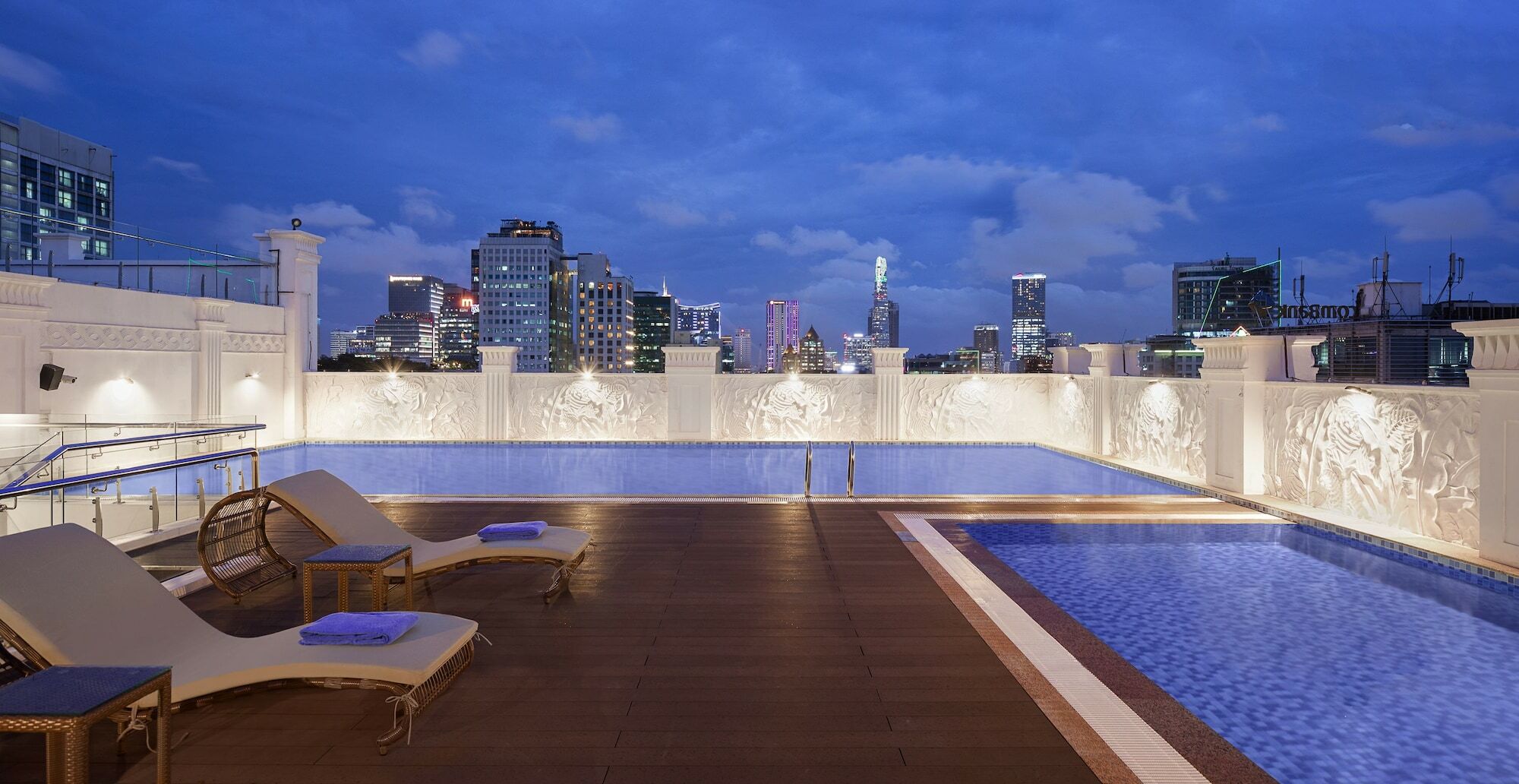 T-ritz Saigon & 4* Bandar Ho Chi Minh