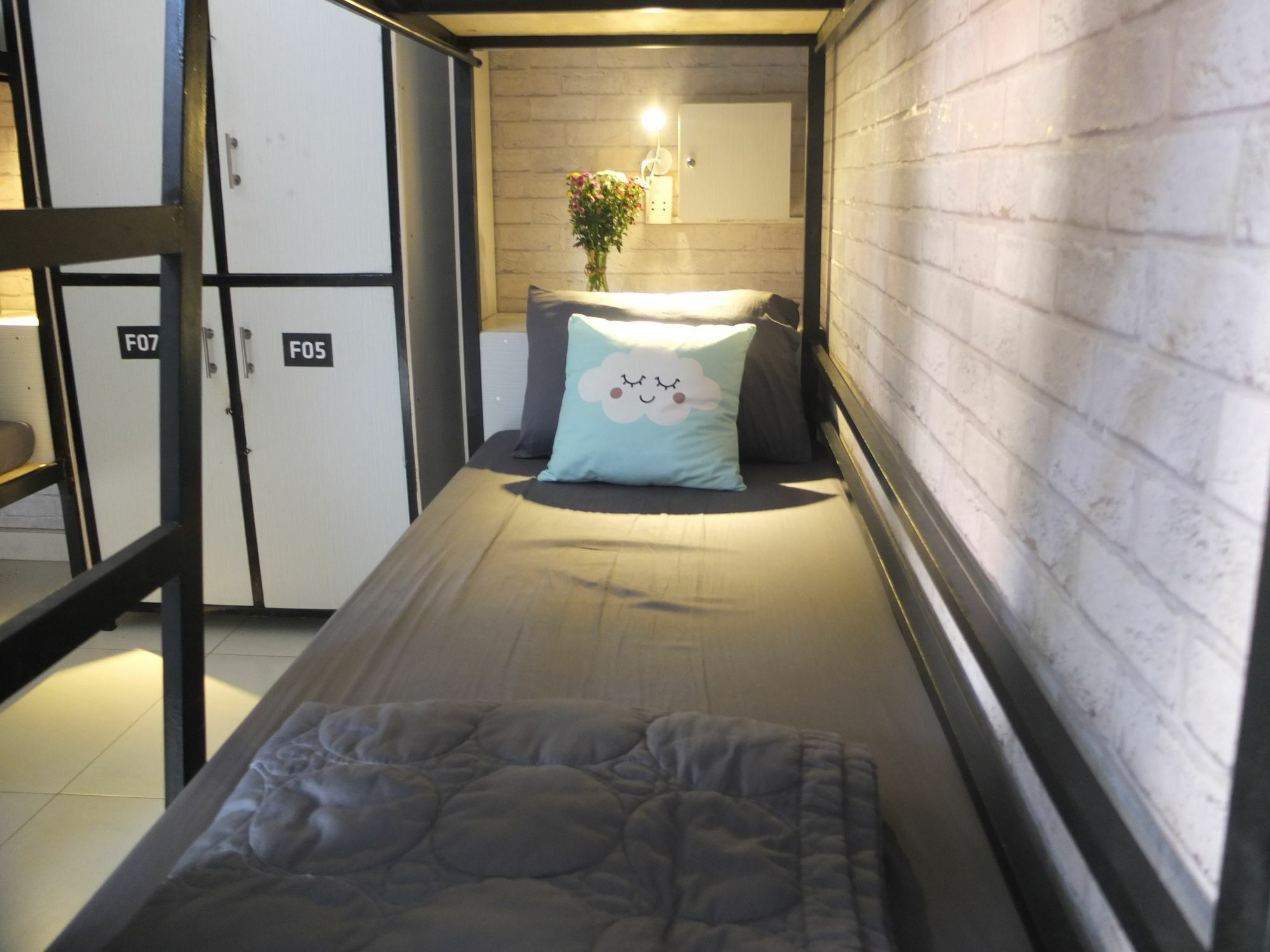 S Phuot Airport Hostel *