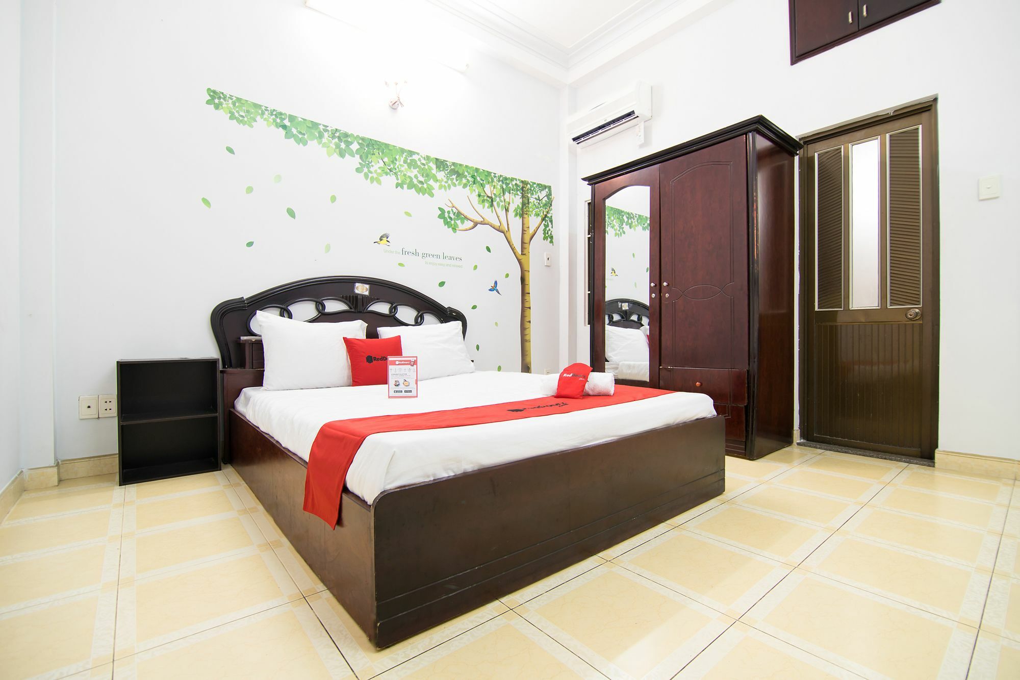 Reddoorz Near Pico Plaza Cong Hoa Guest house Ho Chi Minh City