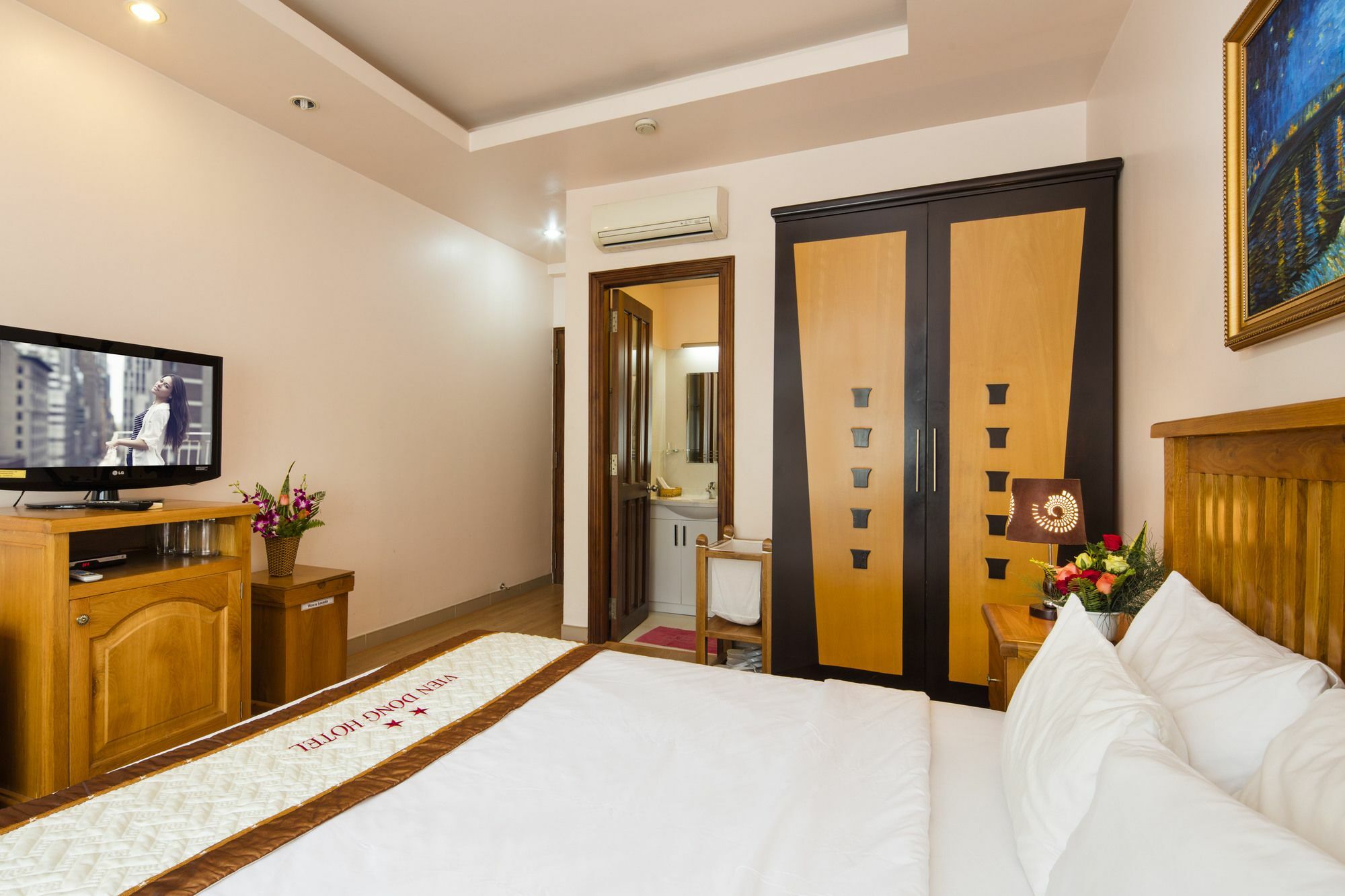 Vien Dong District 7 Phu My Hung Hotel 2*