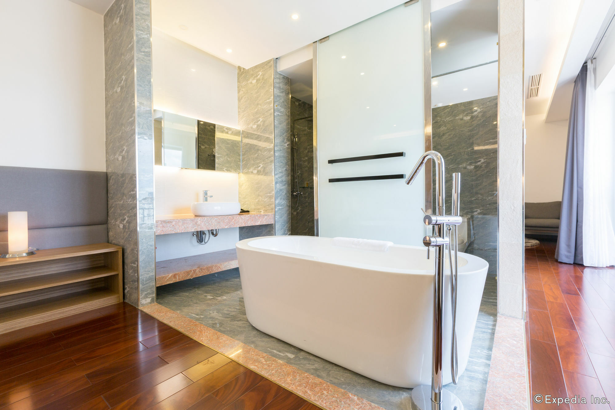 Hotel Charm Saigon