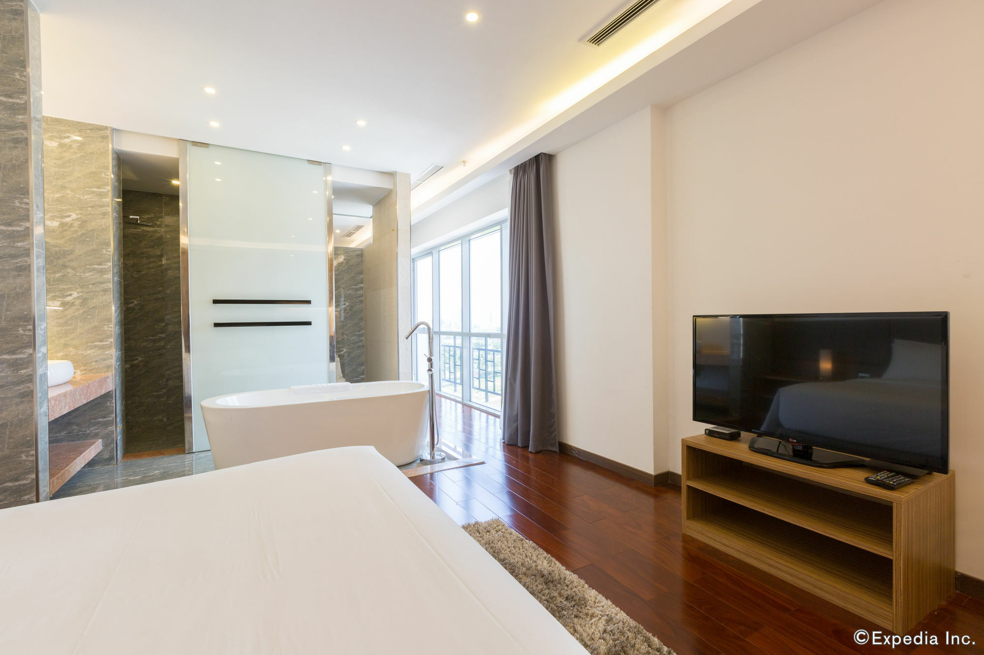Charm Saigon