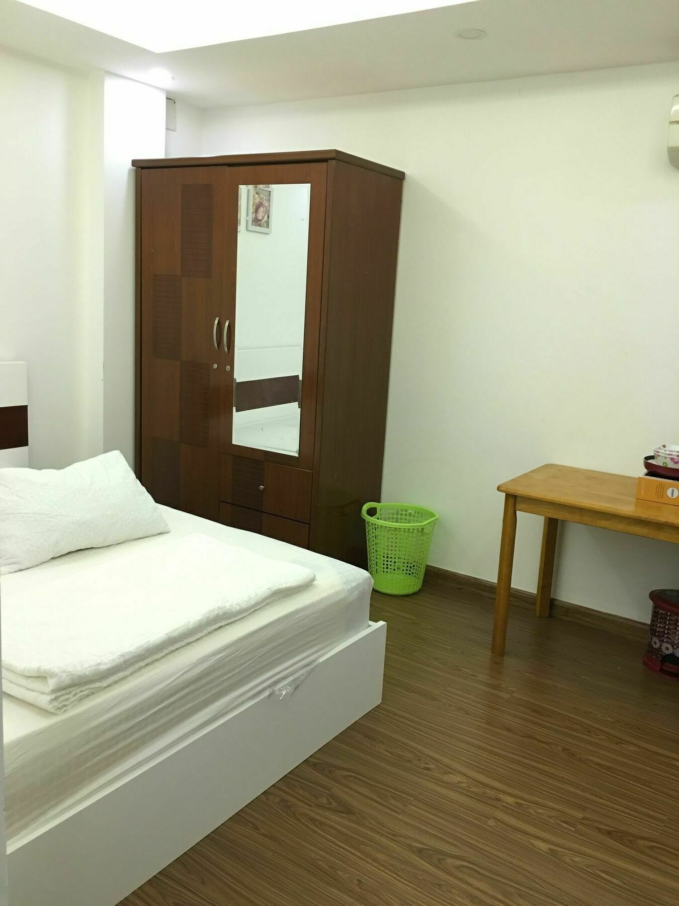 Smiley 7 Apartment