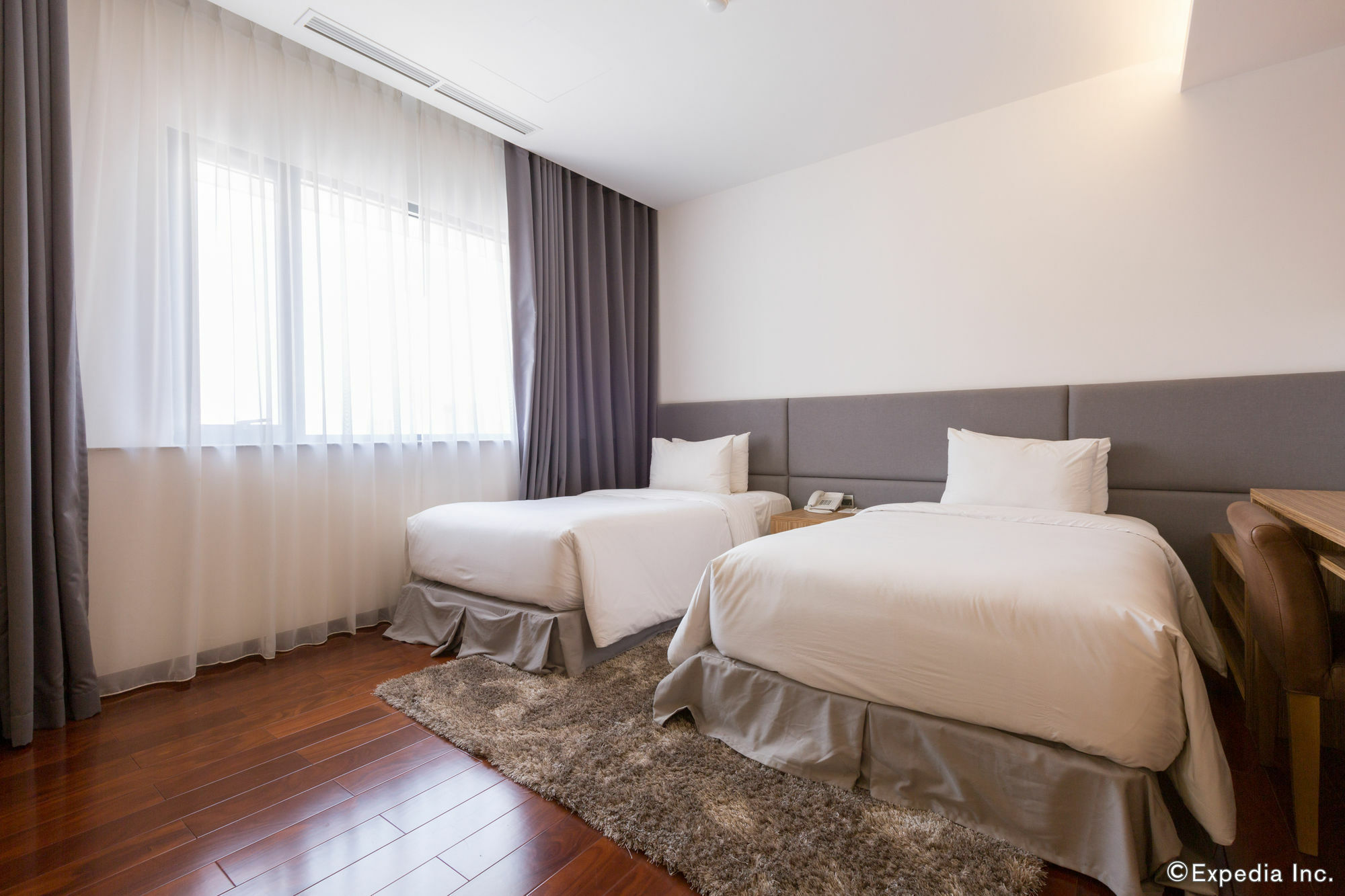 Charm Saigon 4*