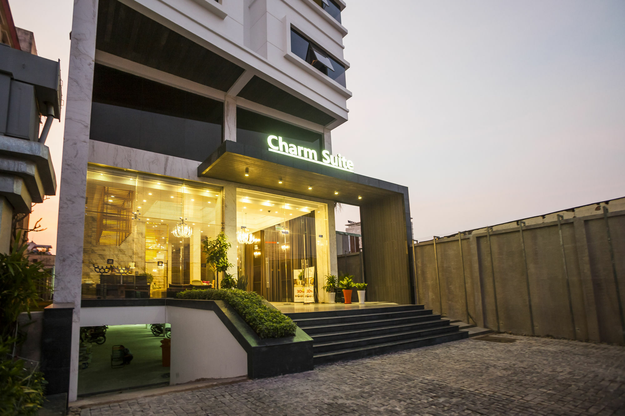 Charm Saigon 4*