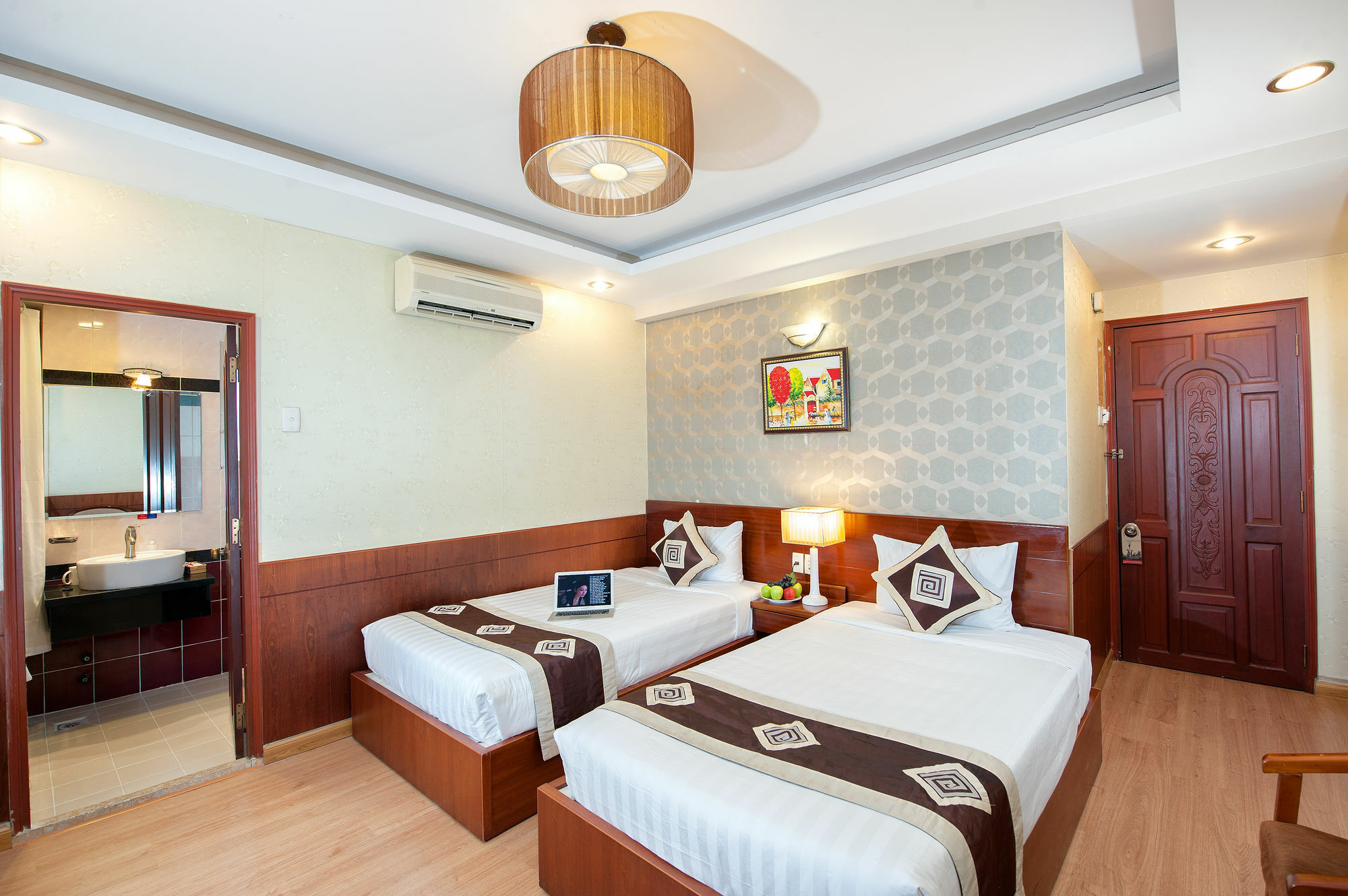 Paris Gold Hotel 3*