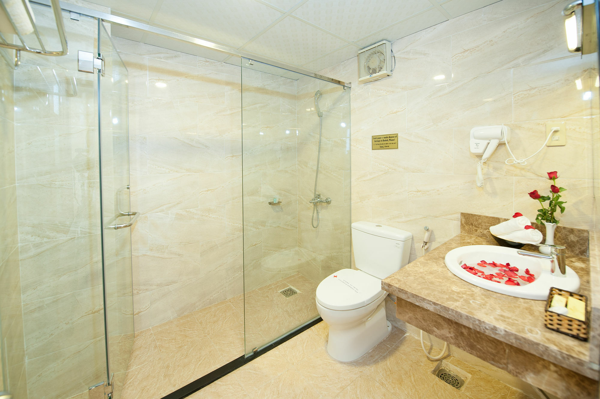 Paris Gold 3*