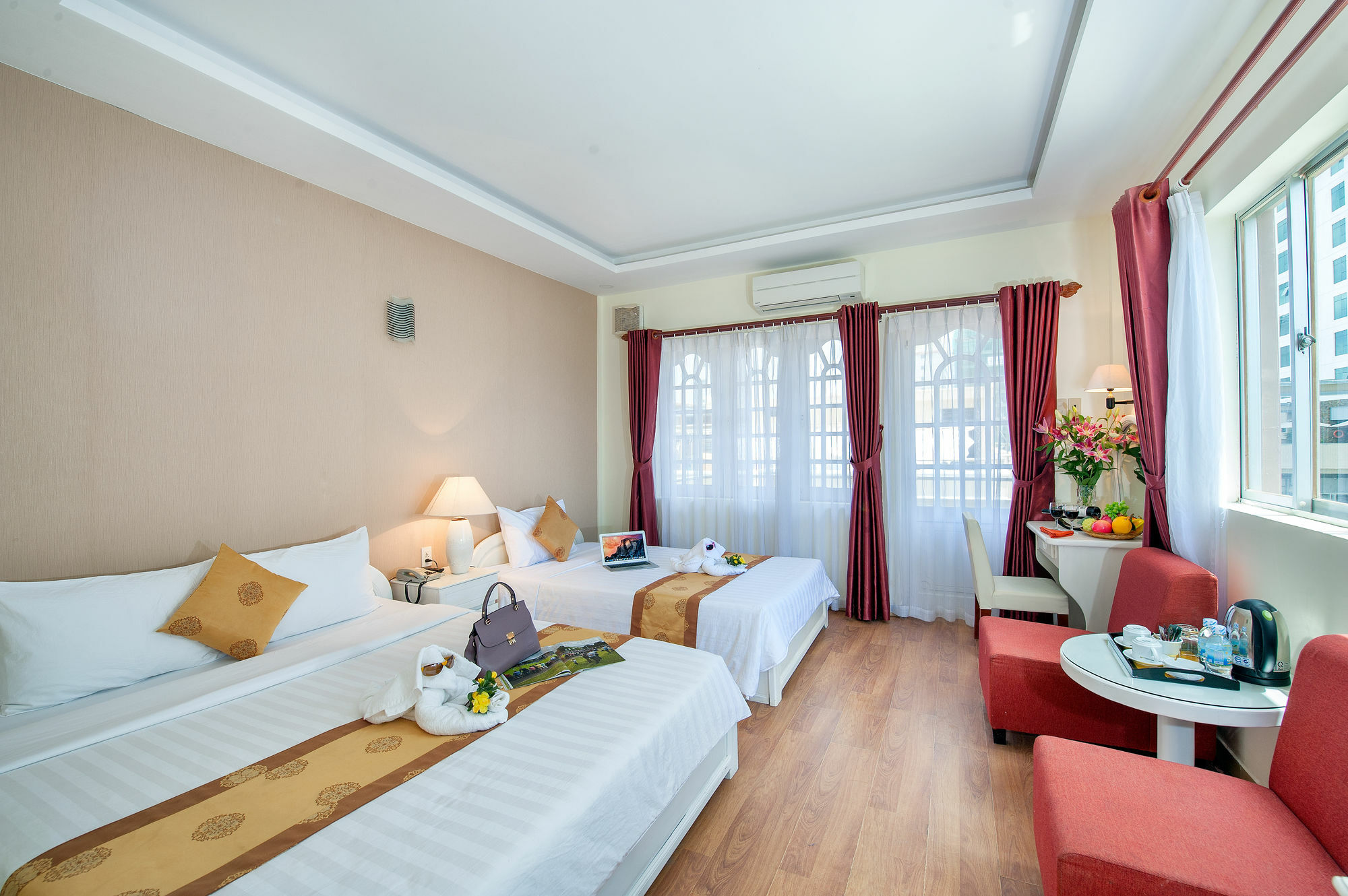 Paris Gold 3*
