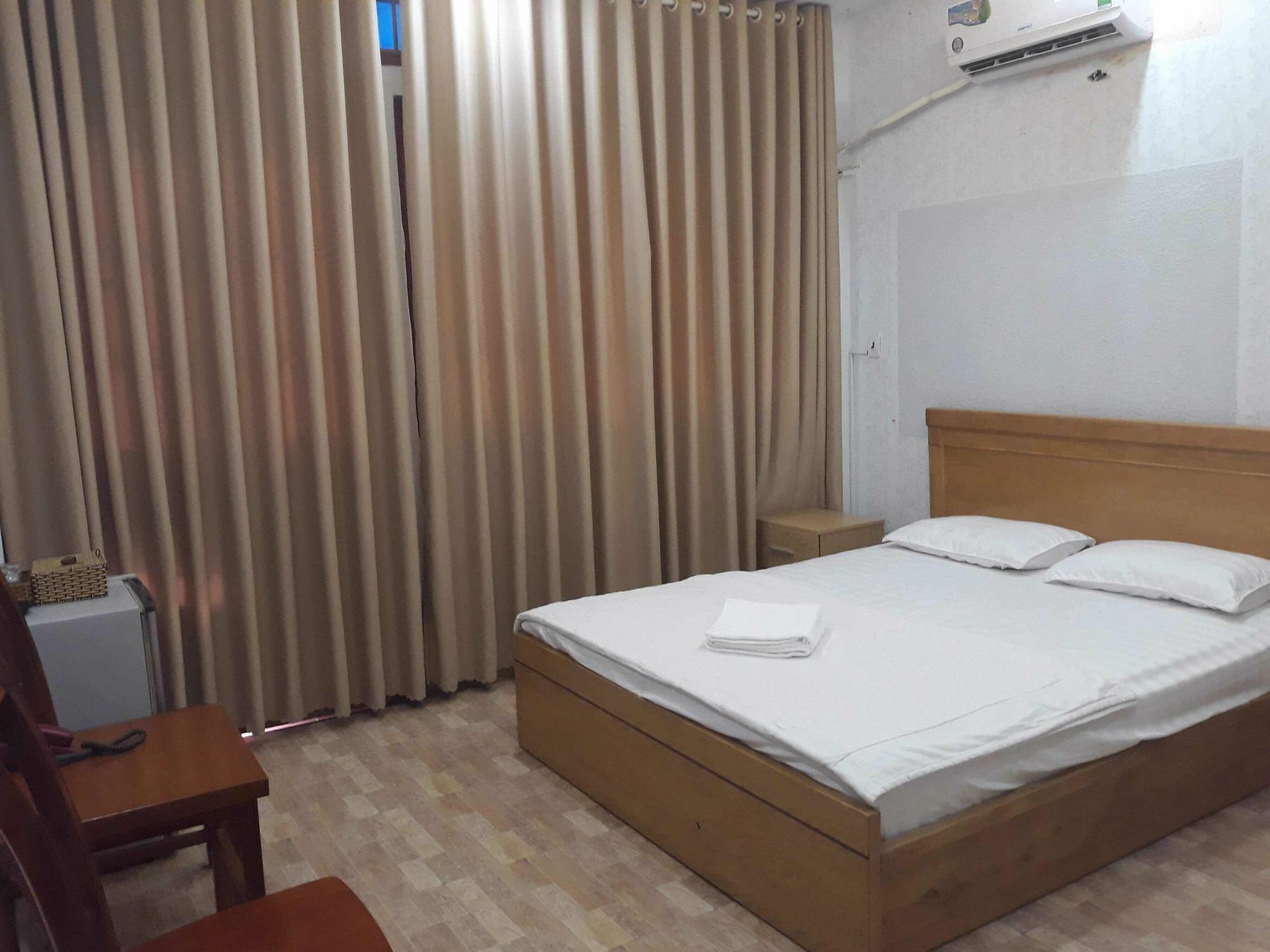 Khach San Le Vy Hotel