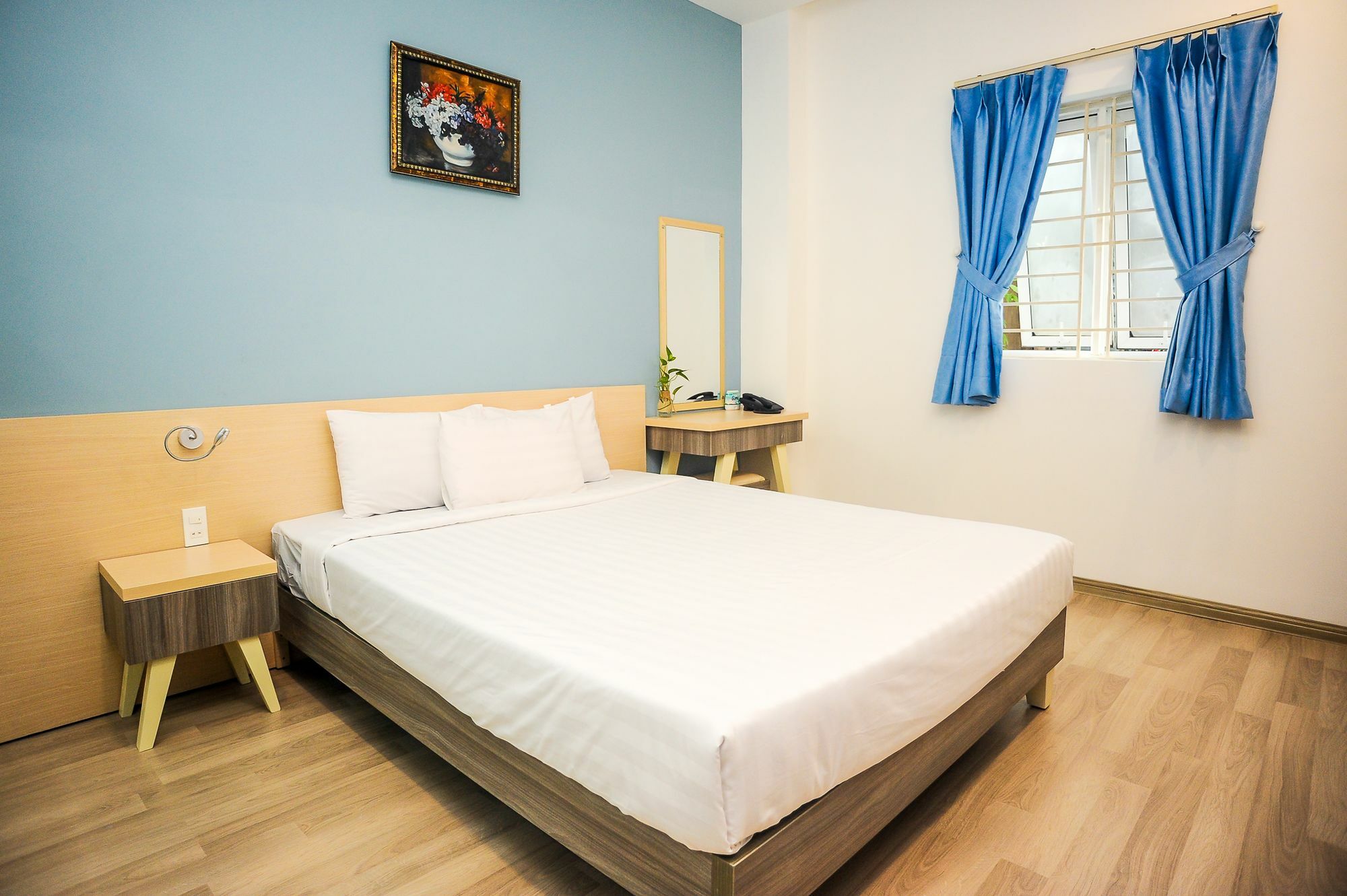 Hotel My Anh 120 Saigon Ben Thanh Market
