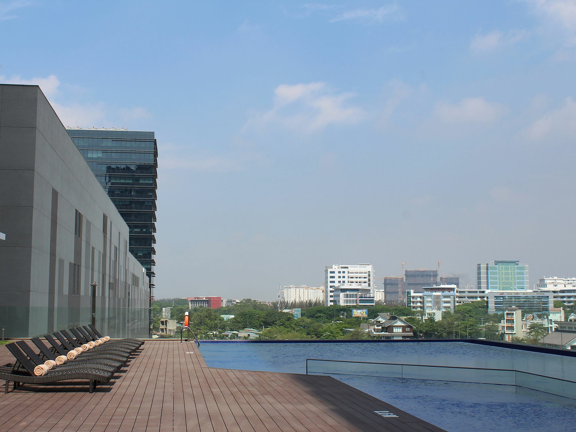Aparthotel Oakwood Saigon 5*