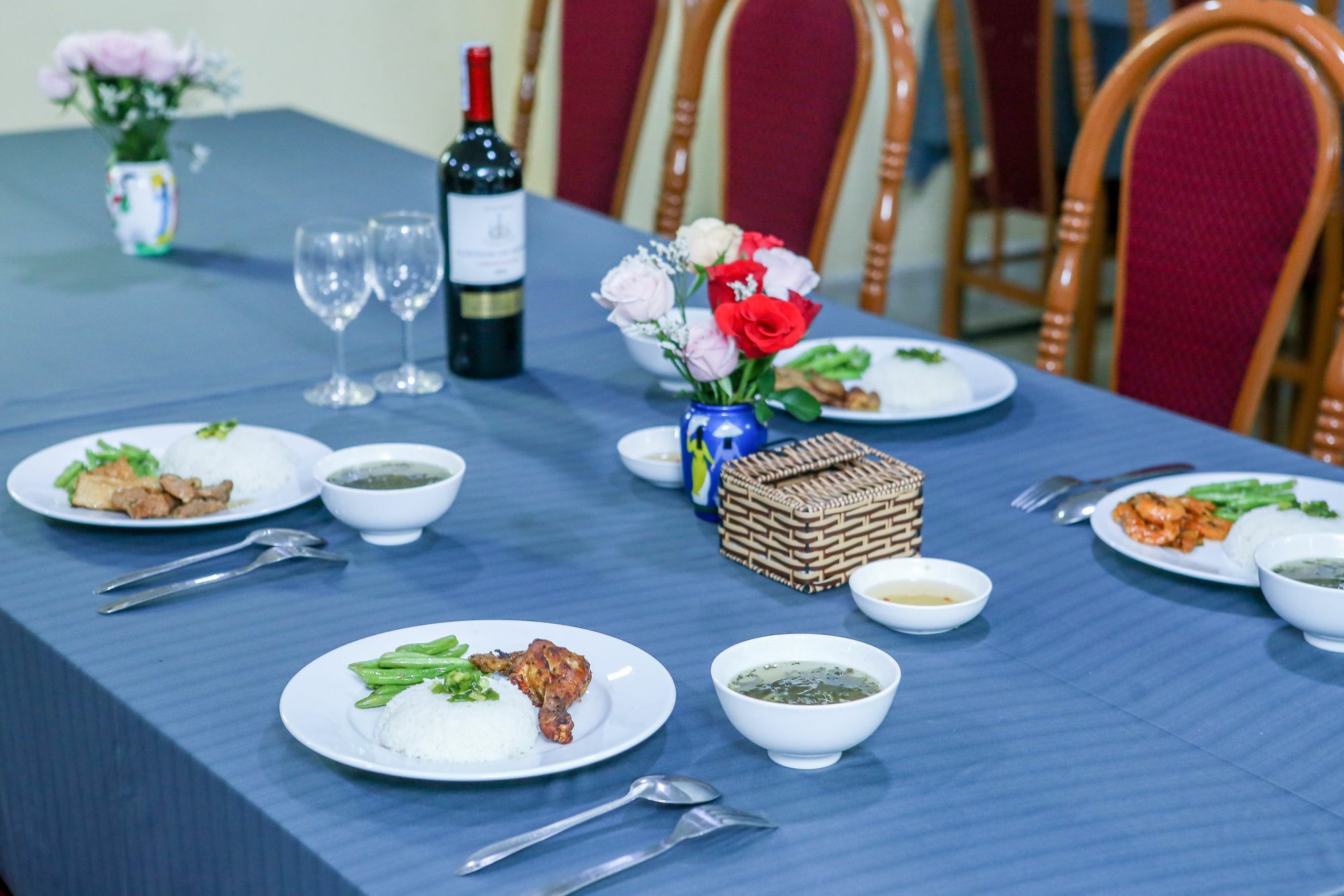Hanz 345 Business Grand TP. Hồ Chí Minh