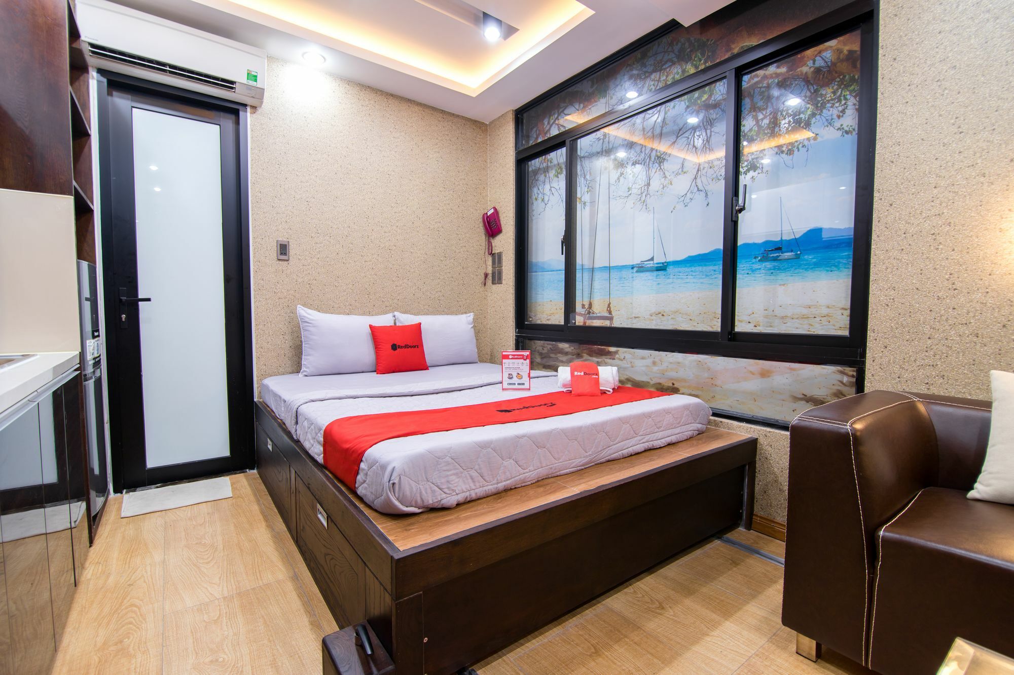 Hotel Reddoorz @ Nguyen Trai Street