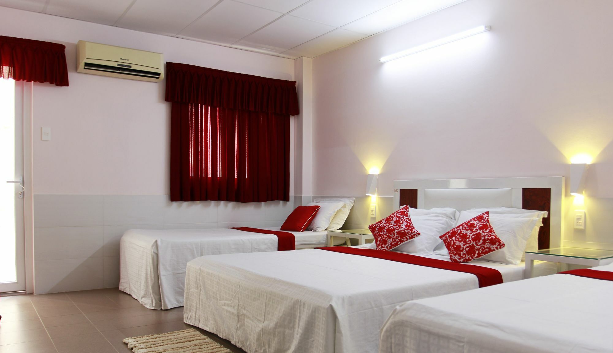Quang Hotel