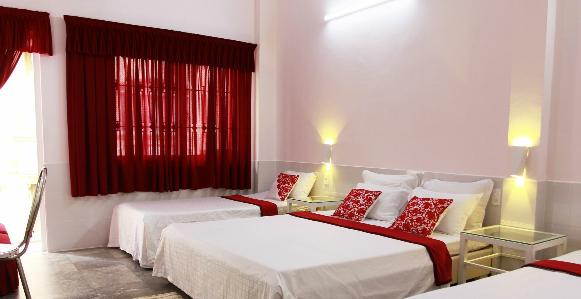 Quang Hotel 2*