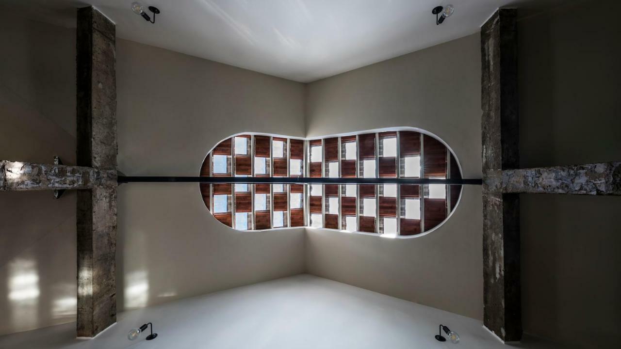 Circadian Japanese In Downtown Apartment *