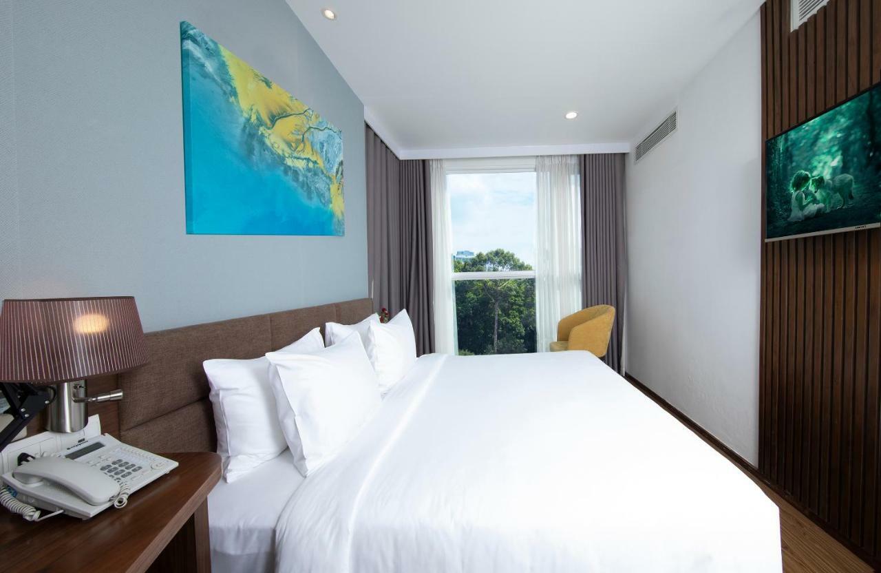 The Blue Hotel 3*