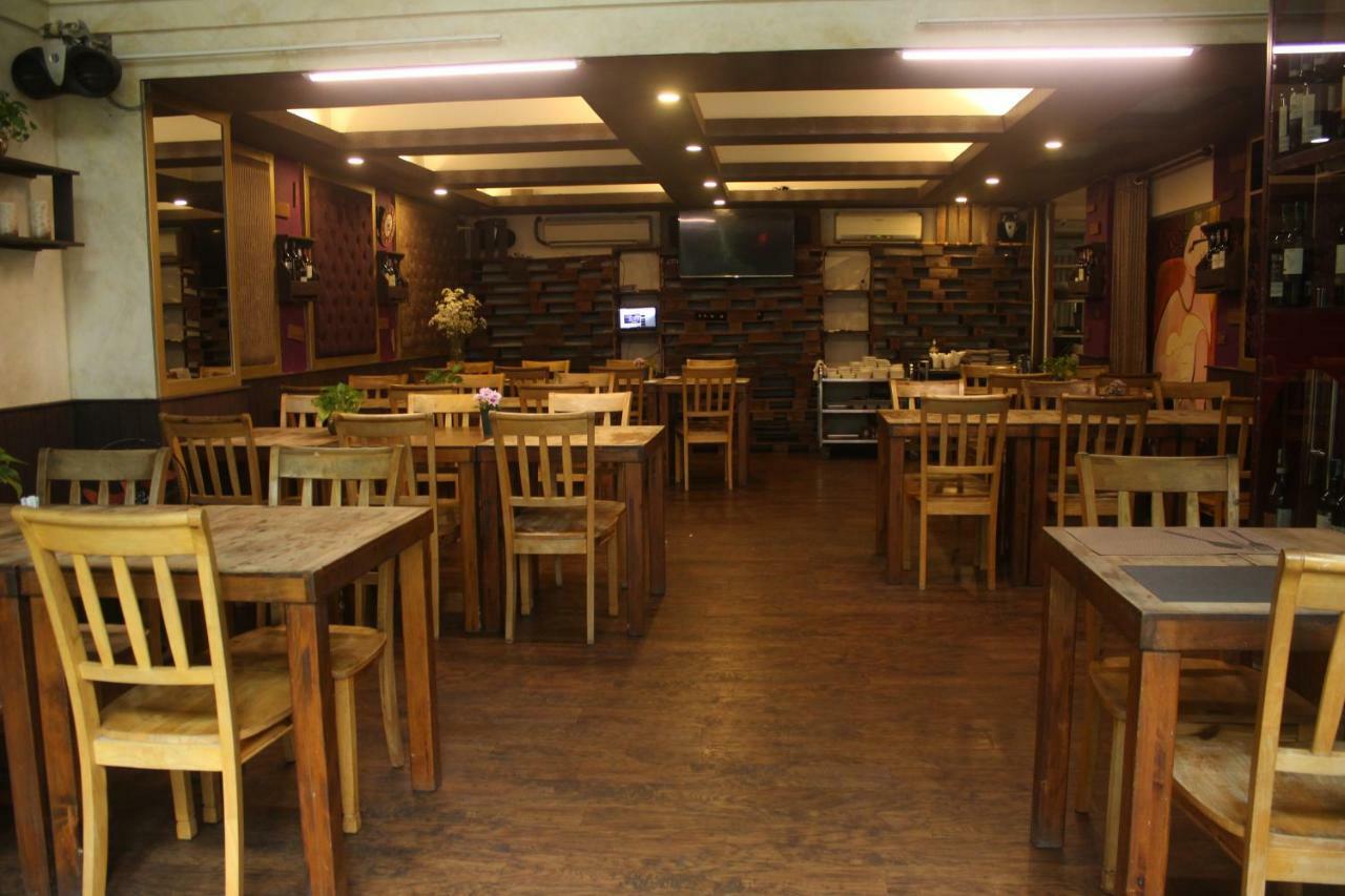 Crown Diamond - Phu My Hung District 7 Hotel *