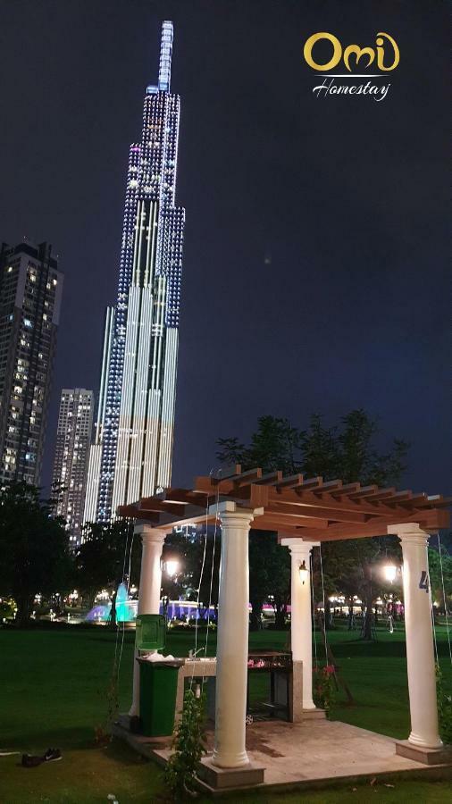 Omi Homestay - Vinhomes Central Park Apartment *