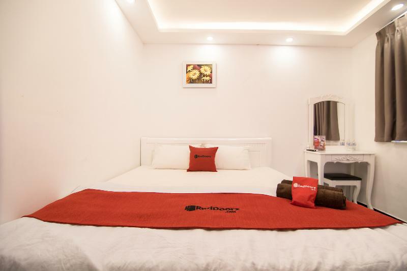Hotel Reddoorz @ Bui Vien Walking Street 3 2*