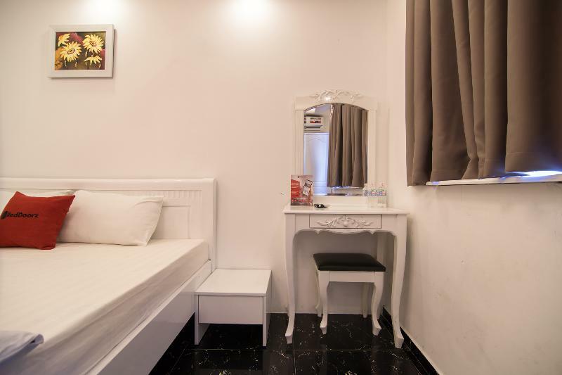 Reddoorz @ Bui Vien Walking Street 3 2* Ho Chi Minh City