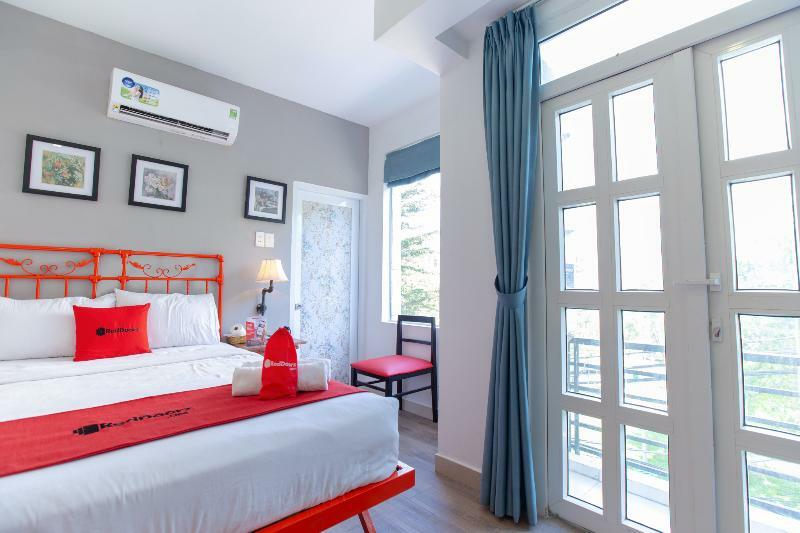 Hotel Reddoorz @ Trung Son 2 3*
