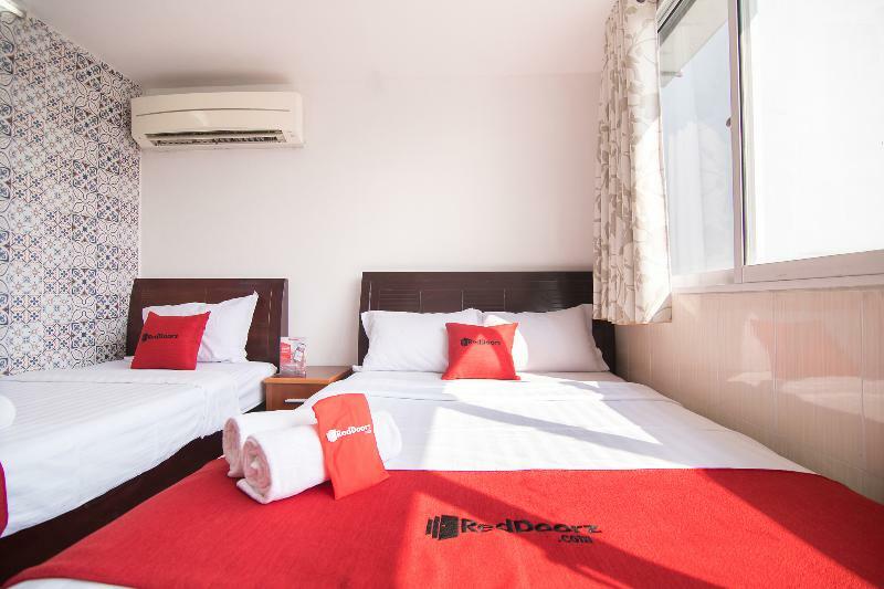Reddoorz @ Pham Ngu Lao Street 4 Hotel 2*