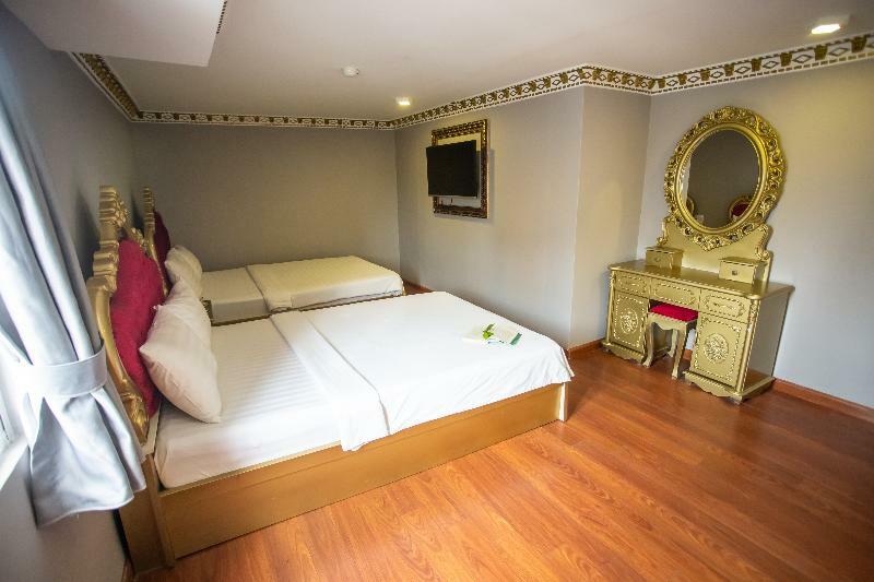 Bui Vien Walking Street Hotel 2*