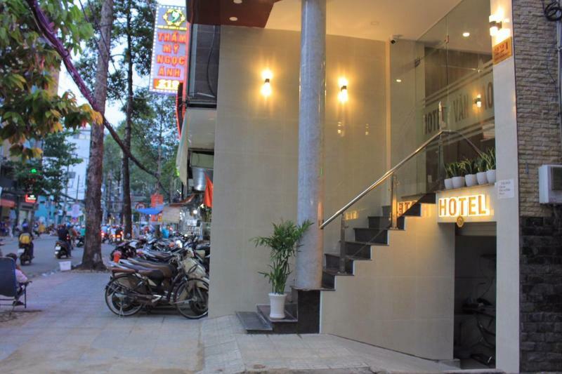 Hotel Reddoorz @ Tran Quang Khai Street 3*