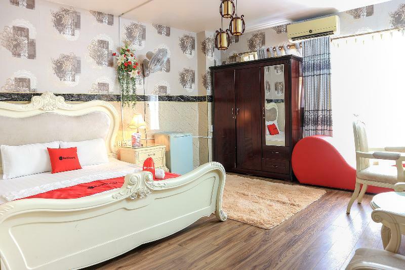 Hotel Reddoorz @ Cong Hoa Street 3*