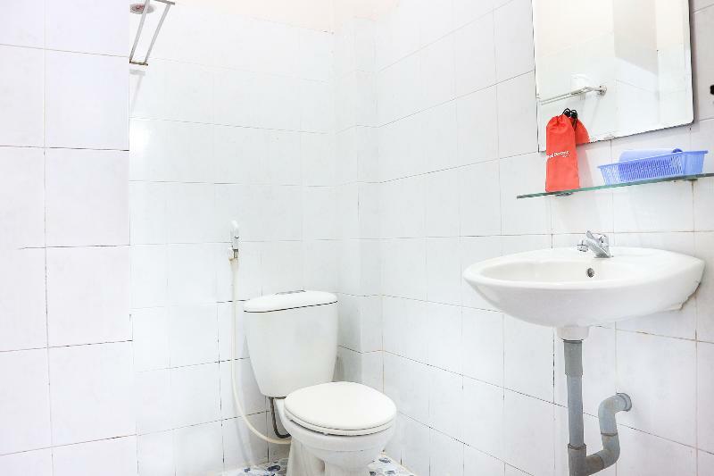 Hotel Reddoorz @ Cong Hoa Street