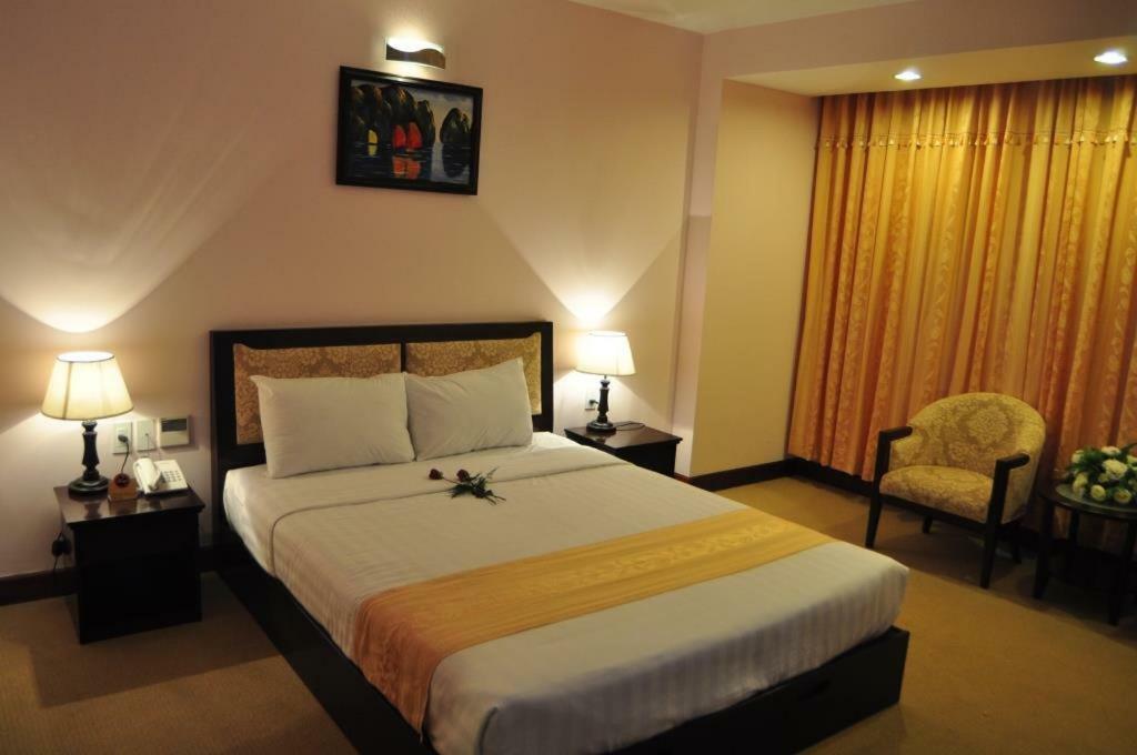 Dong Kinh Hotel
