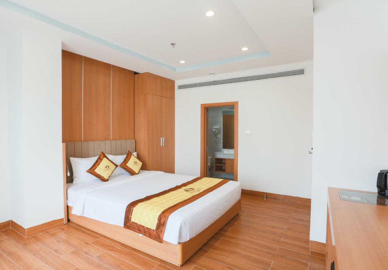 Hotel Prague Saigon Airport 3*