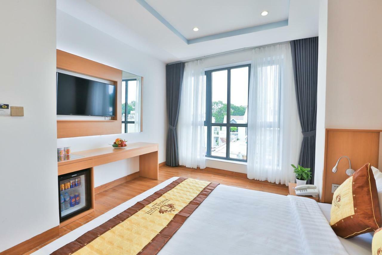Prague Saigon Airport 3*