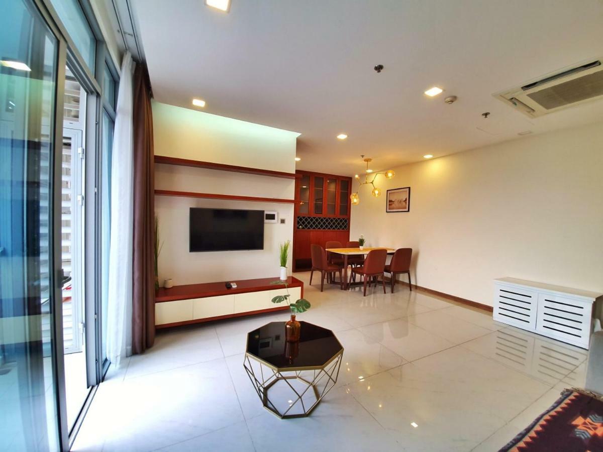 Homes By Christine - Vinhomes Park Apartment *