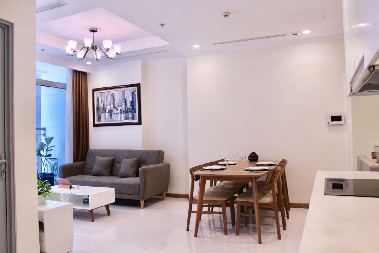 Luxhomes Saigon - Vinhomes Park Apartment