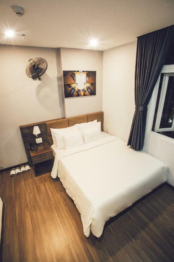 Lee Hotel