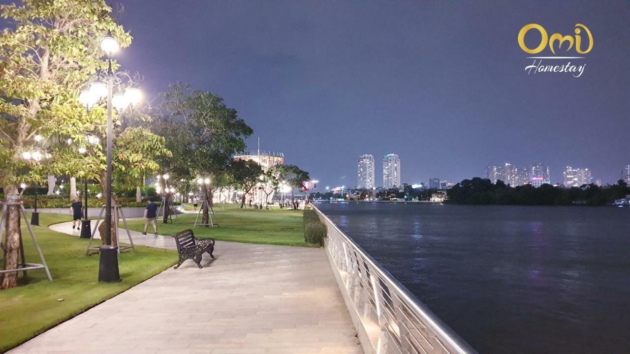 Omi Homestay - Vinhomes Central Park Apartment
