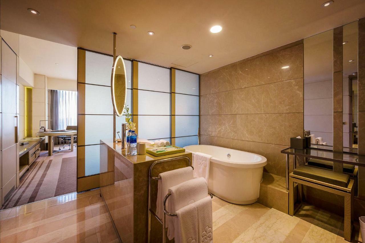 Nikko Saigon Hotel 5*