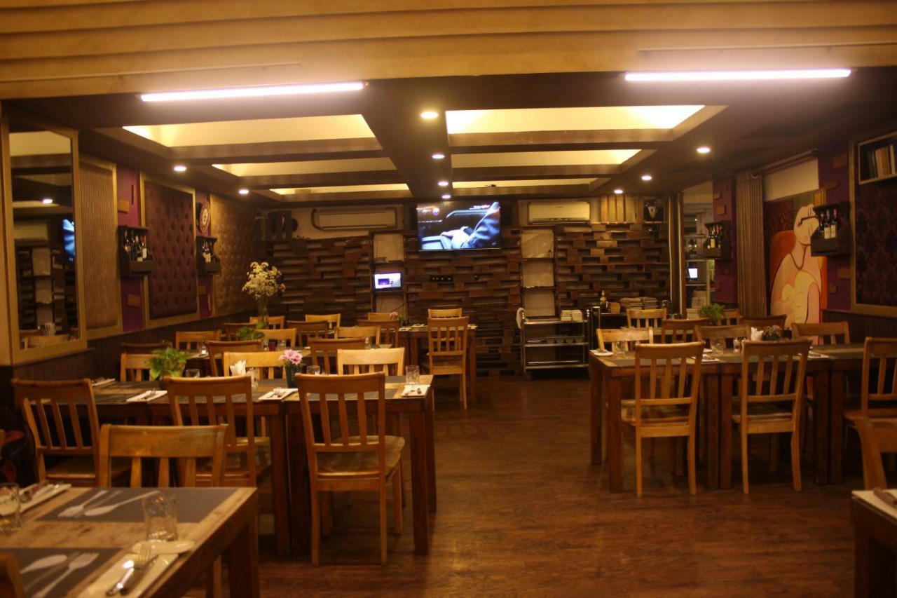 Hotel Crown Diamond - Phu My Hung District 7 Ho Chi Minh City