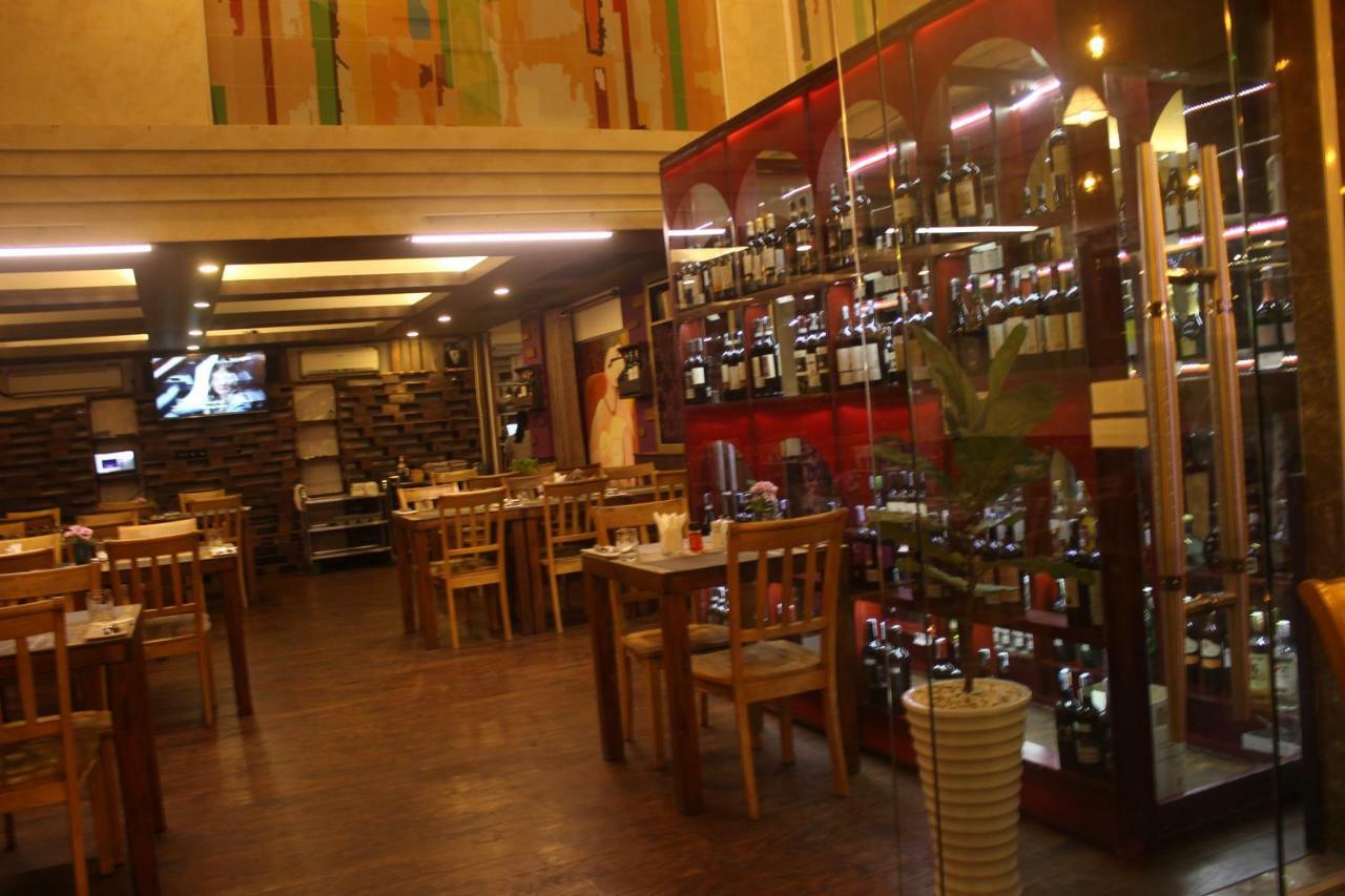 Crown Diamond - Phu My Hung District 7 Hotel *