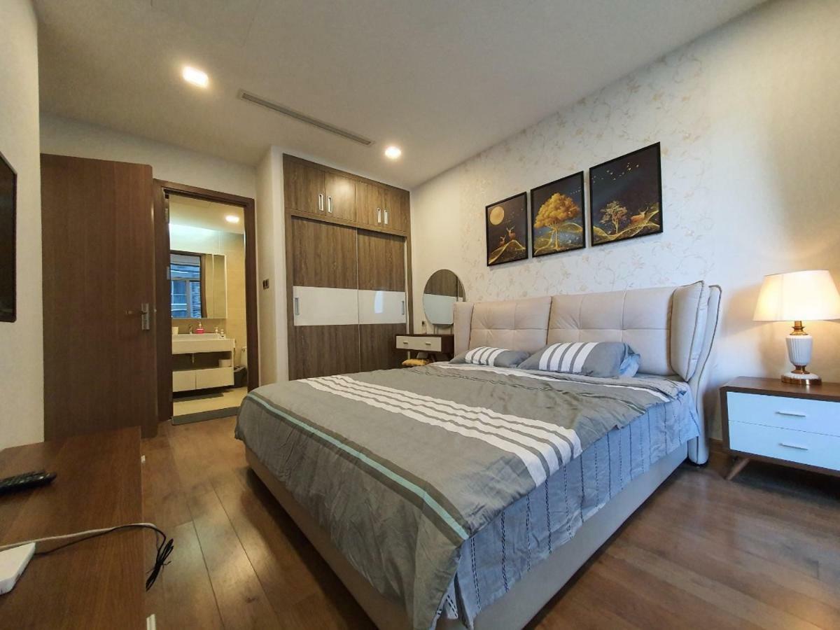 Apartment Omi Homestay - Vinhomes Central Park