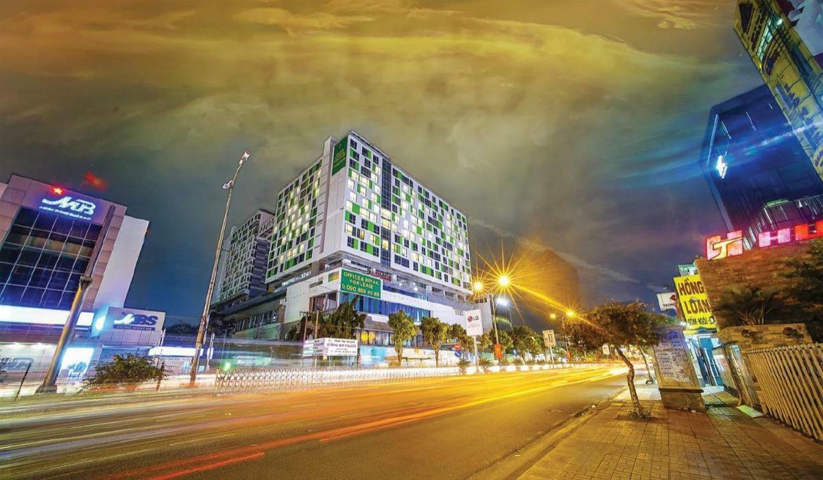 Republic Saigon Airport *