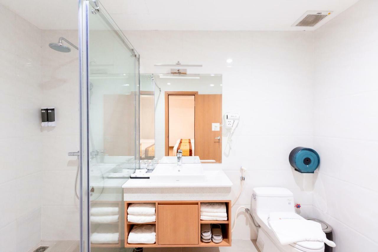 Hotel Prague Saigon Airport 3*
