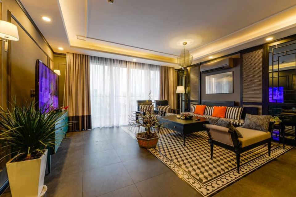Diamond Luxury Saigon Center 4*