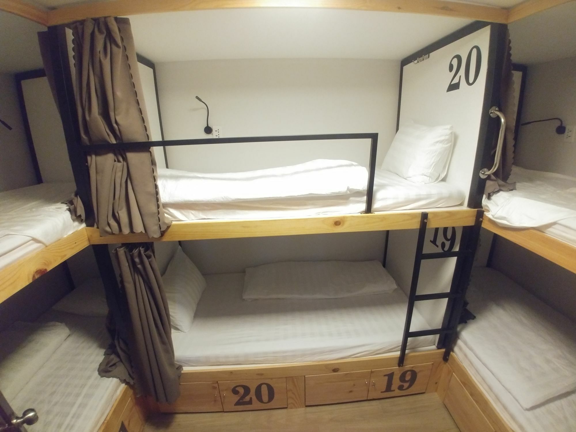 Four Of A Kind Hotel
