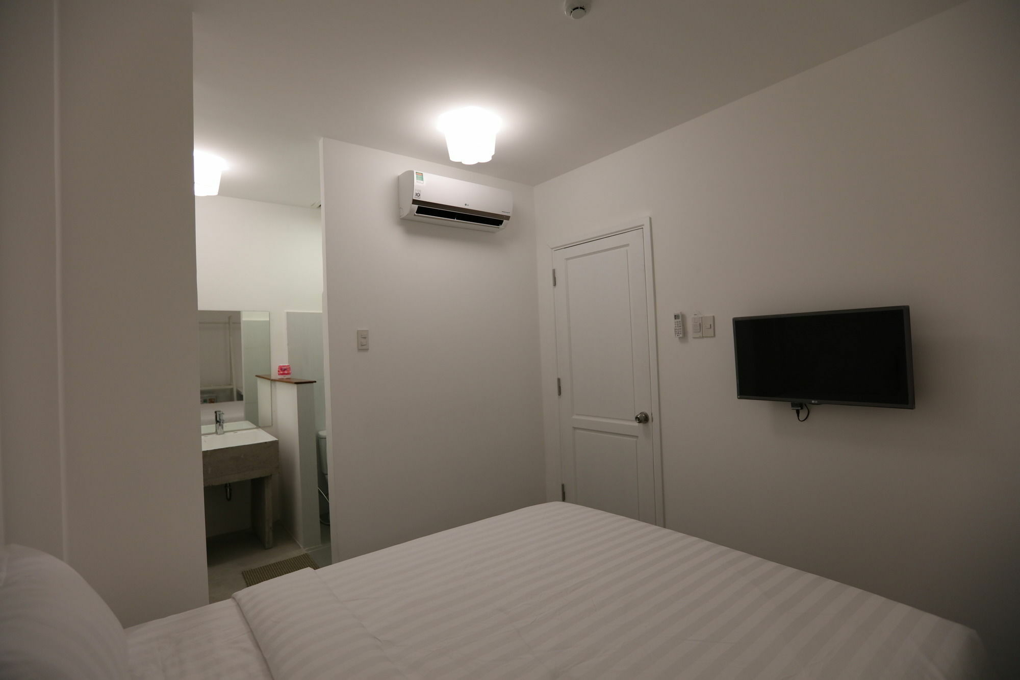 Hotel At Saigon