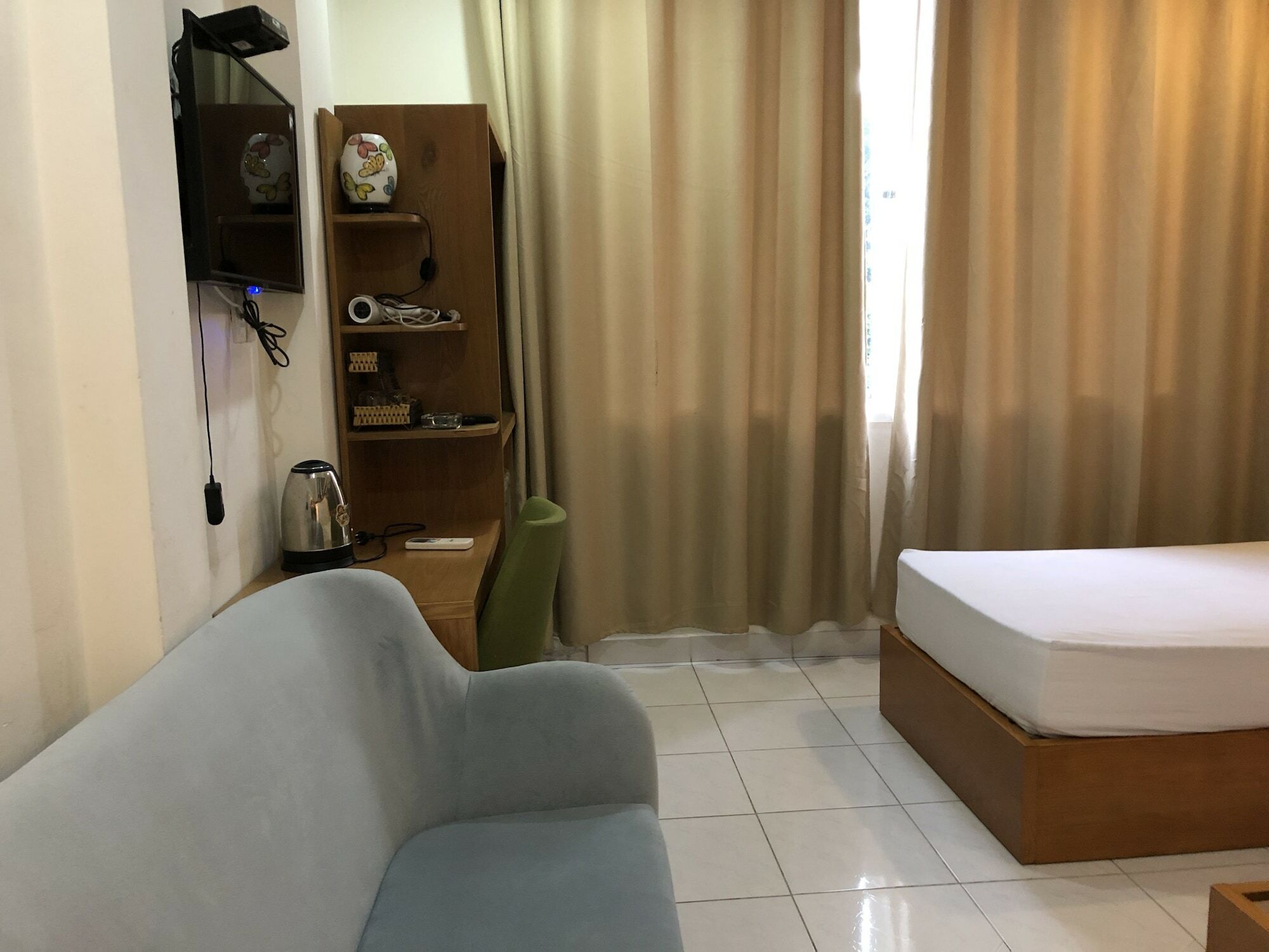 Istay Hotel *